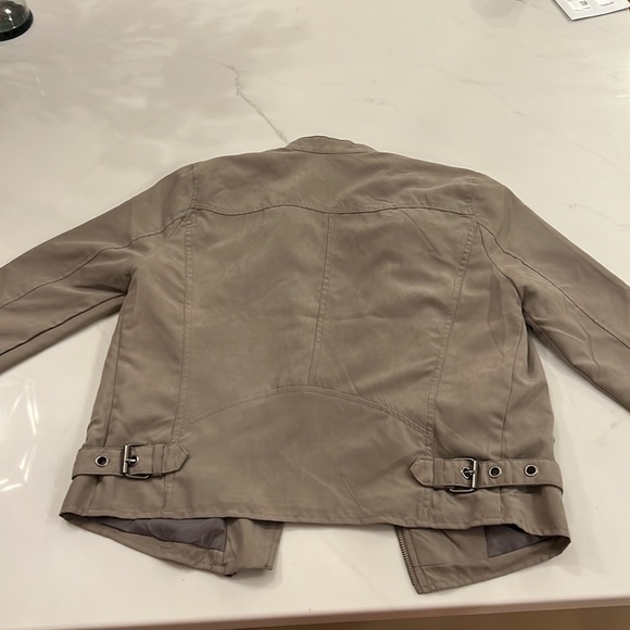 Jacket - Picture 3 of 4